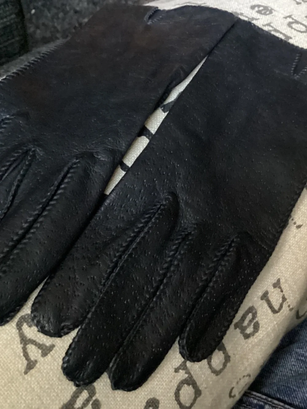 Genuine, dear skin gloves, black medium seemeasurements never worn